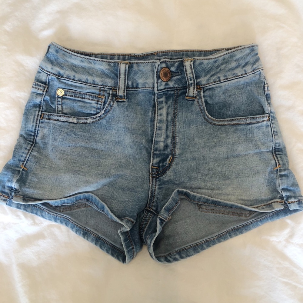 American eagle / light wash / super stretch shorts